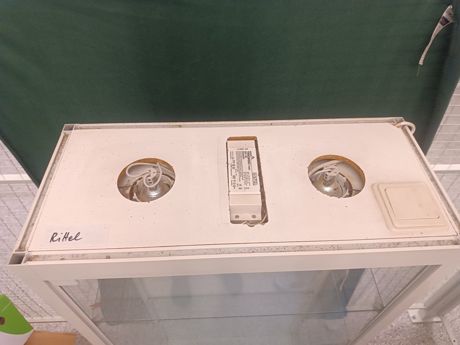 Vetrine: Grosse Glasvitrine mit Beleuchtung, abschliessbar! – Usato da Dürnten venduto da tomek007 4