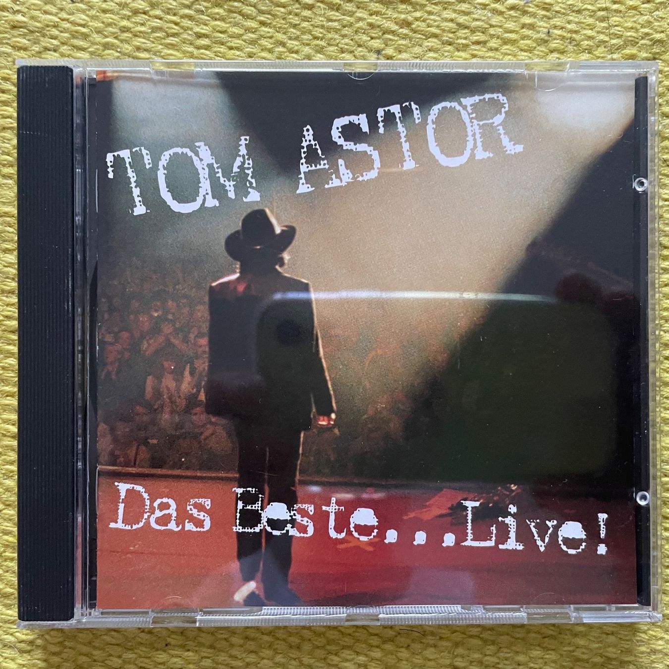 CD: TOM ASTOR-DAS BESTE…..LIVE – Usato da Rorschacherberg venduto da CD-Roli