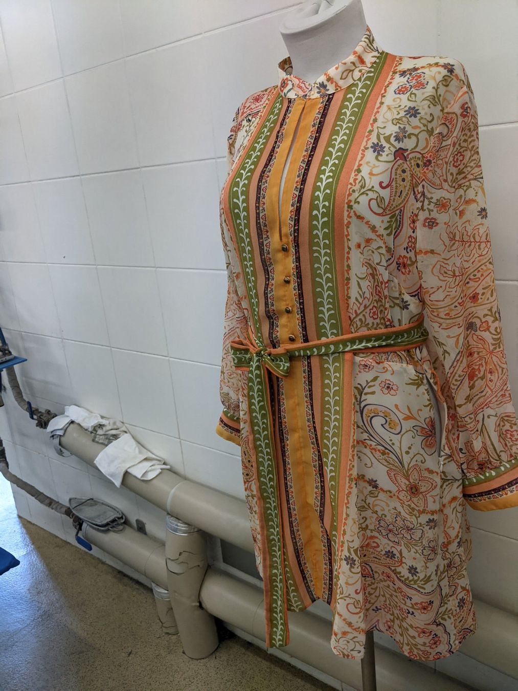 Zara Vestiti: Damenkleid Gr XL – Nuovo e nell'imballaggio originale da Langnau am Albis venduto da Judithsebi