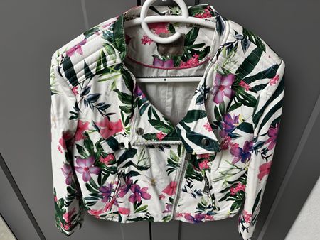 Guess Sommerjacke mit Blumenmuster, Grösse S, neuwertig! (56