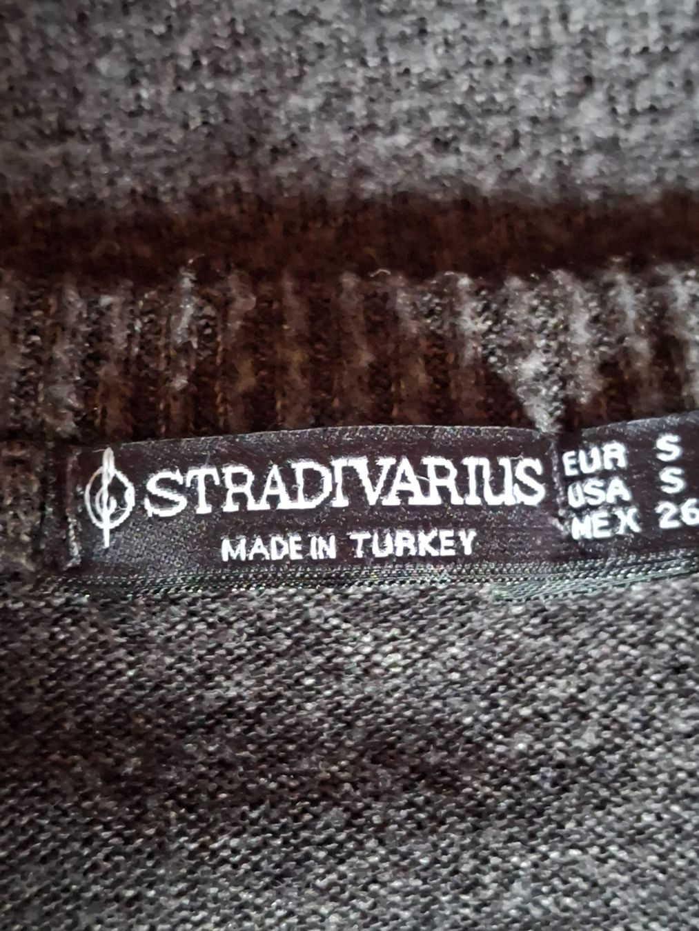 Stradivarius Maglioni & Felpe: Pull taille S marque Stradivarius – Usato da Villiers venduto da san_jn5w 1