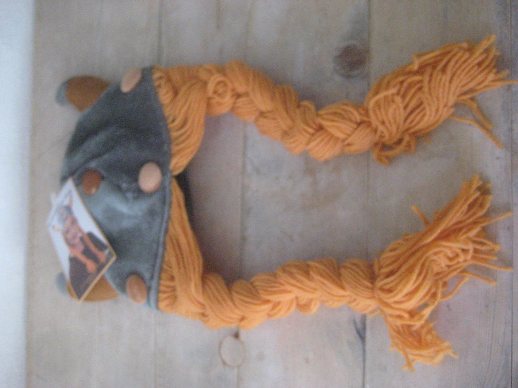 Chapeaux, bonnets & casquettes: WIKINGER   HELM   HUT   FRAU  2 X – Neuf avec emballage d'origine à Uster par flocke1 1