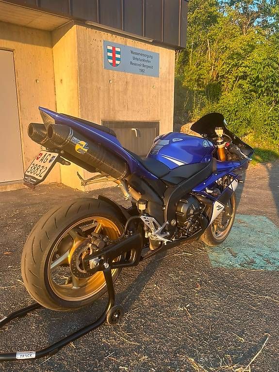 Yamaha Strasse: Yamaha YZF R1, neu ab MFK – Gebraucht aus Unterlunkhofen von Felber 2