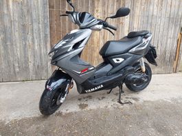 Yamaha NS50, 2015, mit 32'826 km, Grau, Roller.