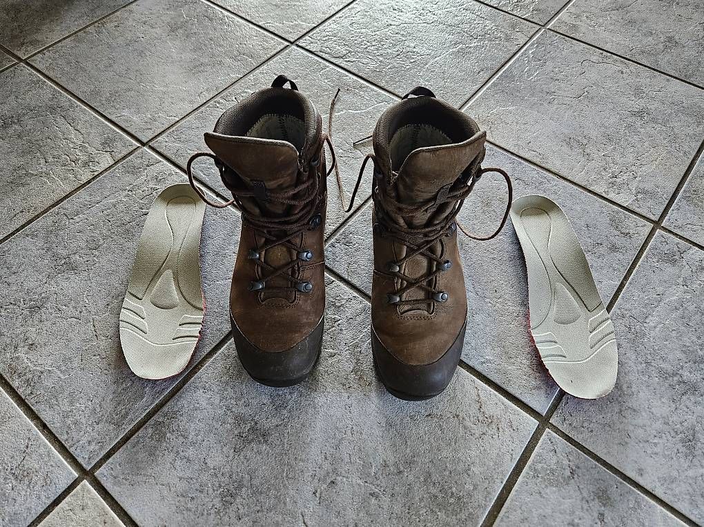 Schweizer Armee Scarpe da uomo: Militärstiefel Wanderschuhe – Usato da Sisikon venduto da bryke 3
