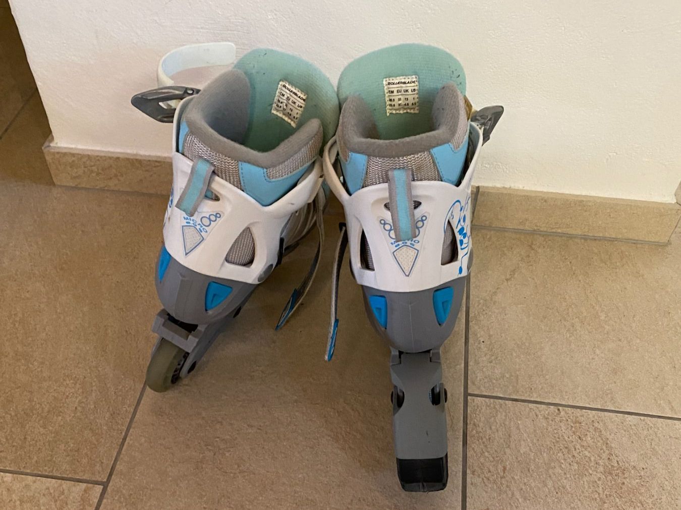 Patins à roul. & inline: Rollerblade EU Grösse 32 - 37 verstellbar – D'occasion à Berg TG par tanzfuchs 2