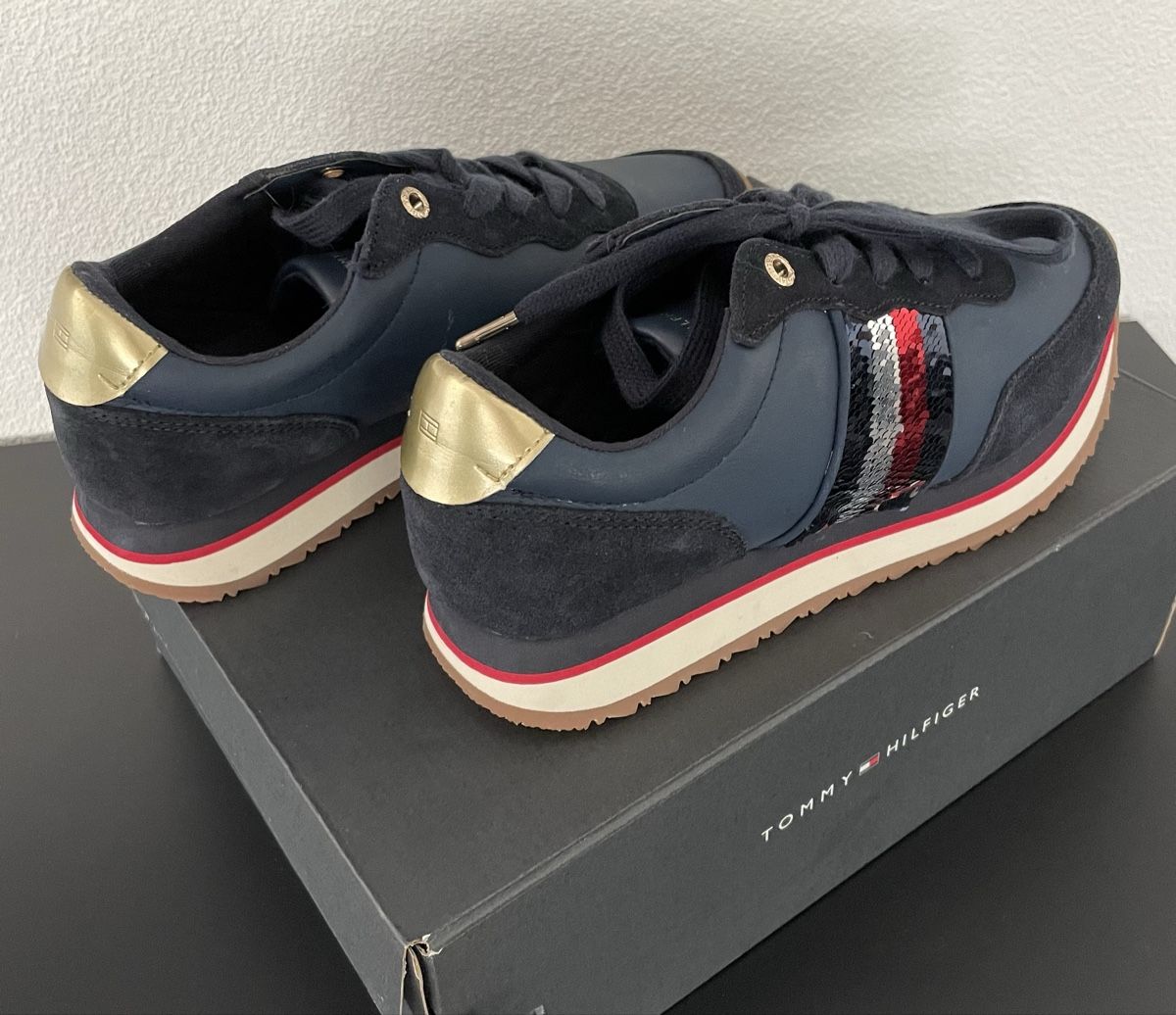 Tommy Hilfiger Chaussures femmes: Baskets Tommy Hilfiger   – D'occasion à Villars-le-Grand par Scaoli 2