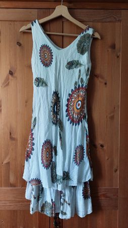 Damenkleid Sommerkleid bunt bedruckt Grösse M guter Zustand
