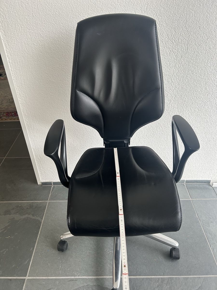 Giroflex Stühle: Bürostuhl – Neu (gemäss Beschreibung) aus Erlenbach ZH von Xe01