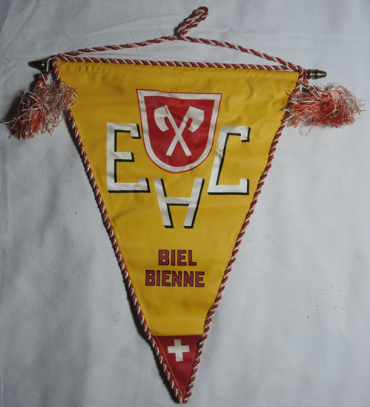 Bandiere: Wimpel EHC Biel – Usato da Niederried b. Kallnach venduto da hanatim