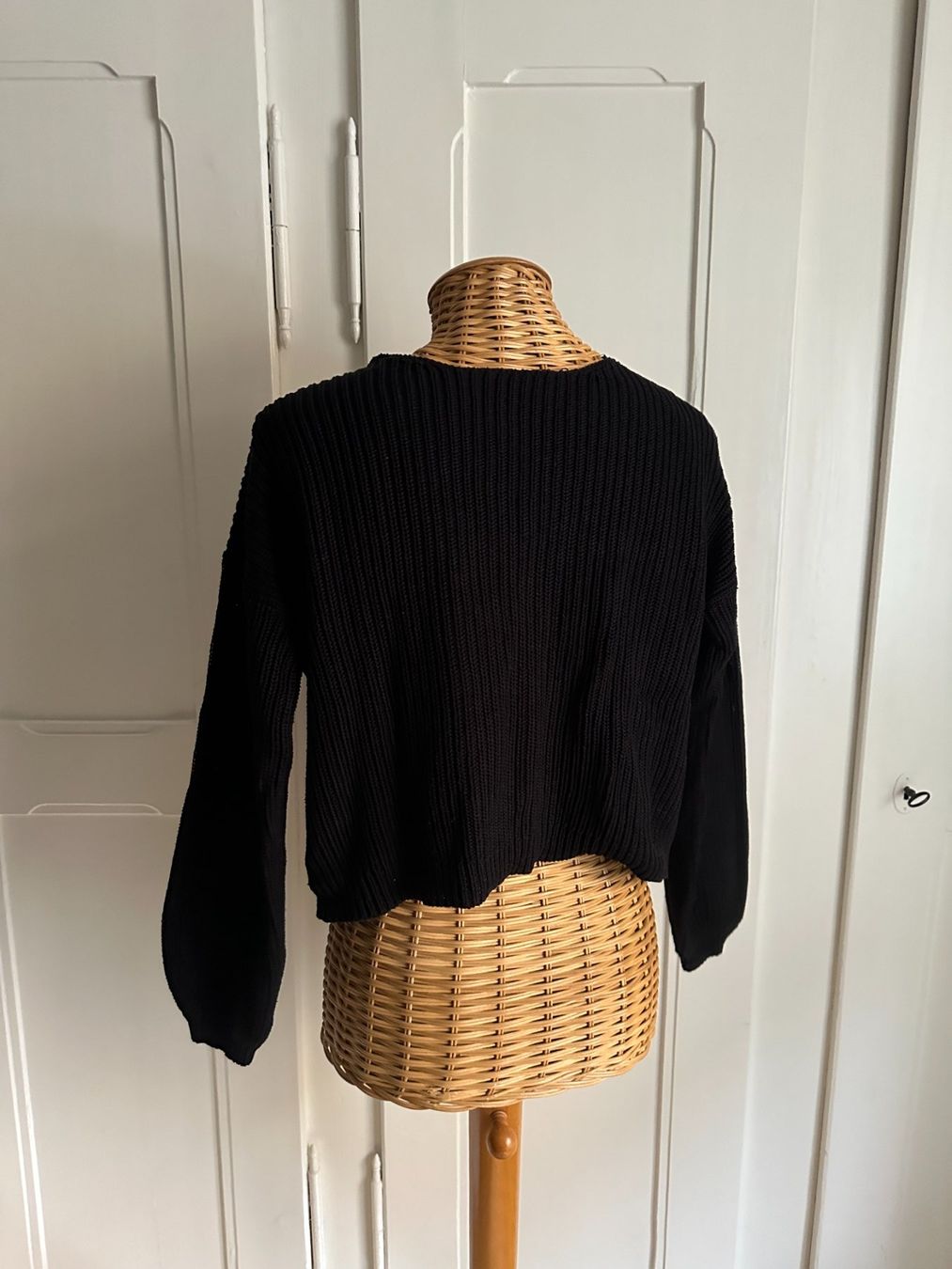 Only Maglioni & Felpe: ONLY - cropped Strickpullover schwarz mit Spitze XS – Usato da Zürich venduto da Diazaio 2