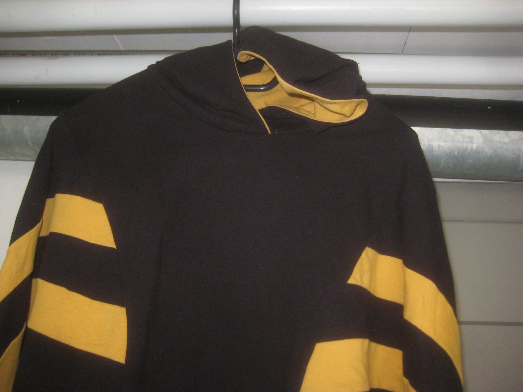Pullover & Sweatshirts: DAMEN  KAPUZEN PULLOVER – Gebraucht aus Uster von flocke1 1