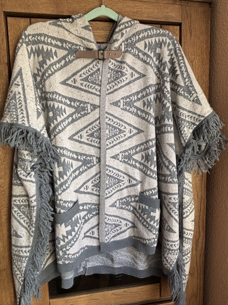 Altro in  Abbigliamento & Accessori: HEMISPHERE Poncho NEU – Nuovo (secondo la descrizione) da Pratteln venduto da sab_whk9