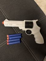 Spielzeugrevolver mit 4 Nerfpatronen