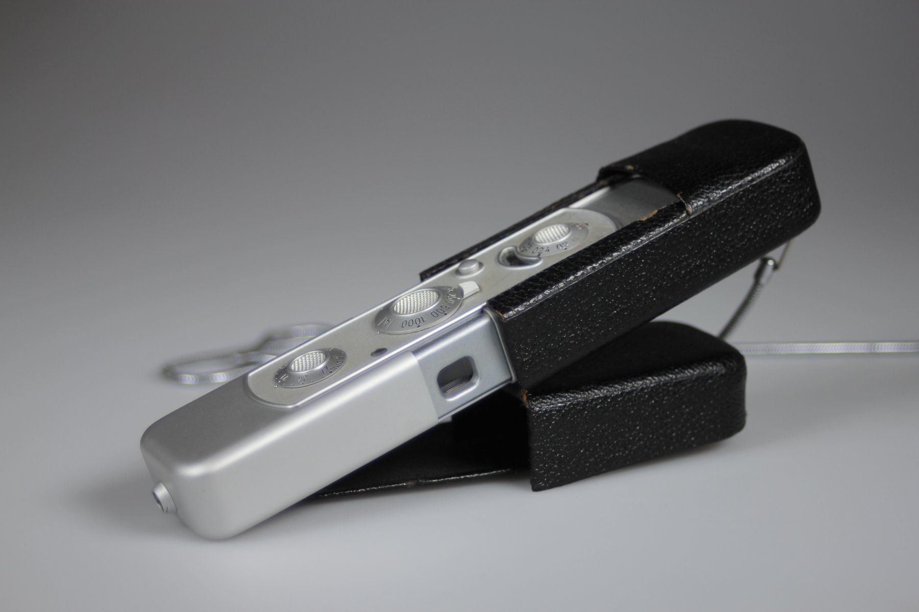 Minox Fotocamera: Minox C Kamera Complan 15mm mit Lederetui – Usato da Basel venduto da IRMAundFRED 1