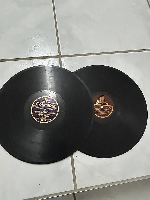 Vinyles: Alte Schallplatten – D'occasion à Rüti ZH par trasaw