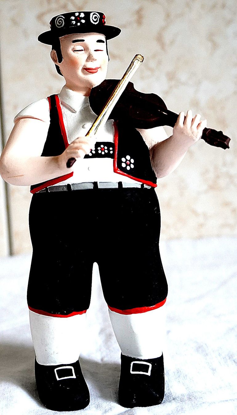 Statuette: Appenzeller Musiker Steingut – Usato da Baar venduto da 2cvbaar