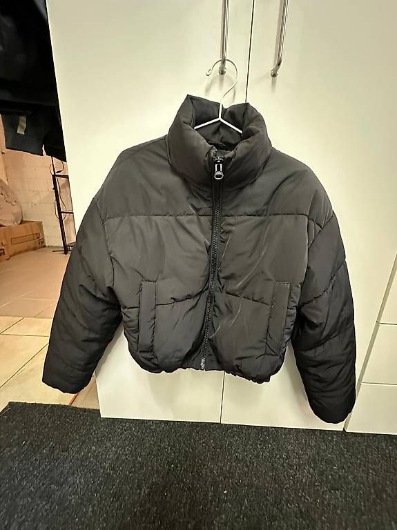 Giacche: Pufferjacke kurz in Grösse S   – Usato da Buttikon SZ venduto da roy_pvy5