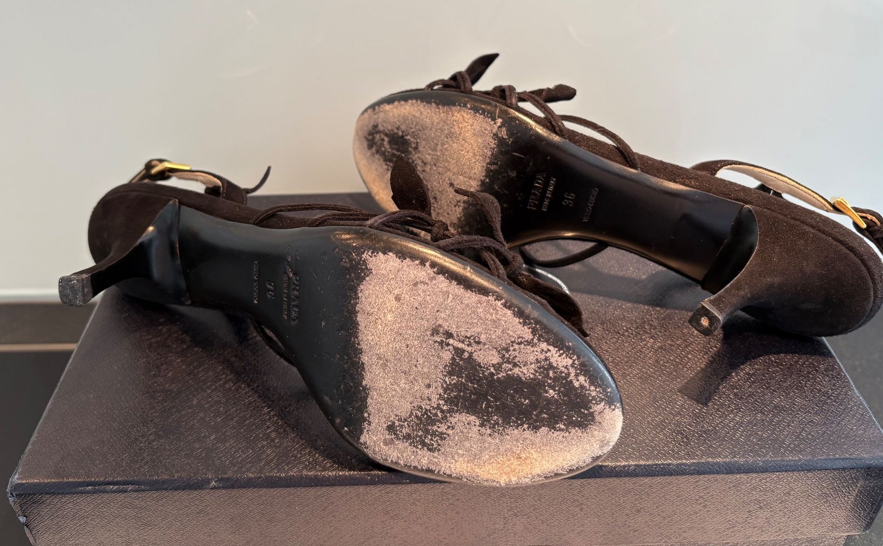 Prada Scarpe da donna: Prada Sandalen, schwarz, Gr. 36 – Usato da Kilchberg venduto da boudoir076 9
