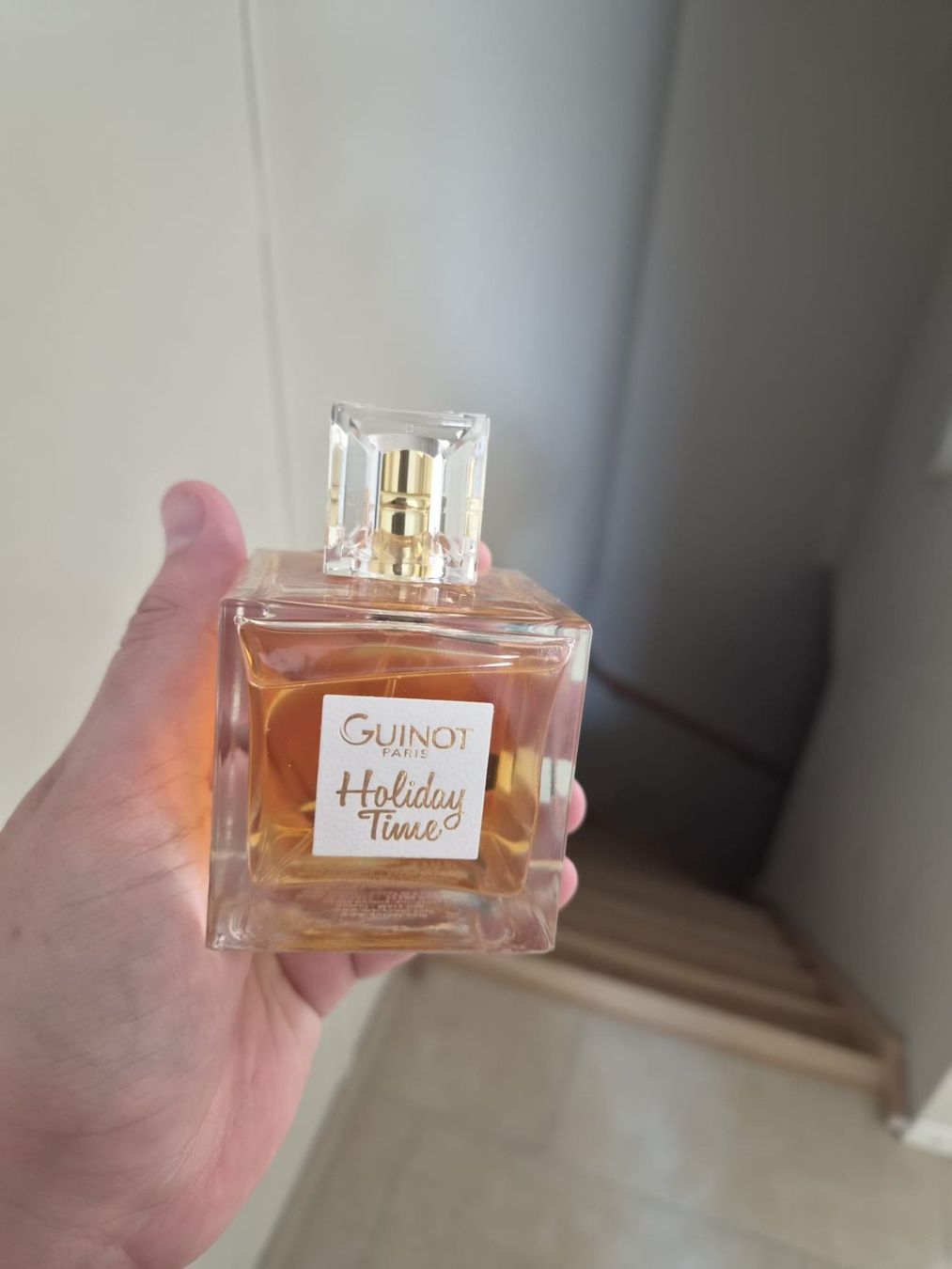 Parfum & Eau de Toilette: Parfum Guinot Paris – Neu (gemäss Beschreibung) aus Moudon von adr_b9n5