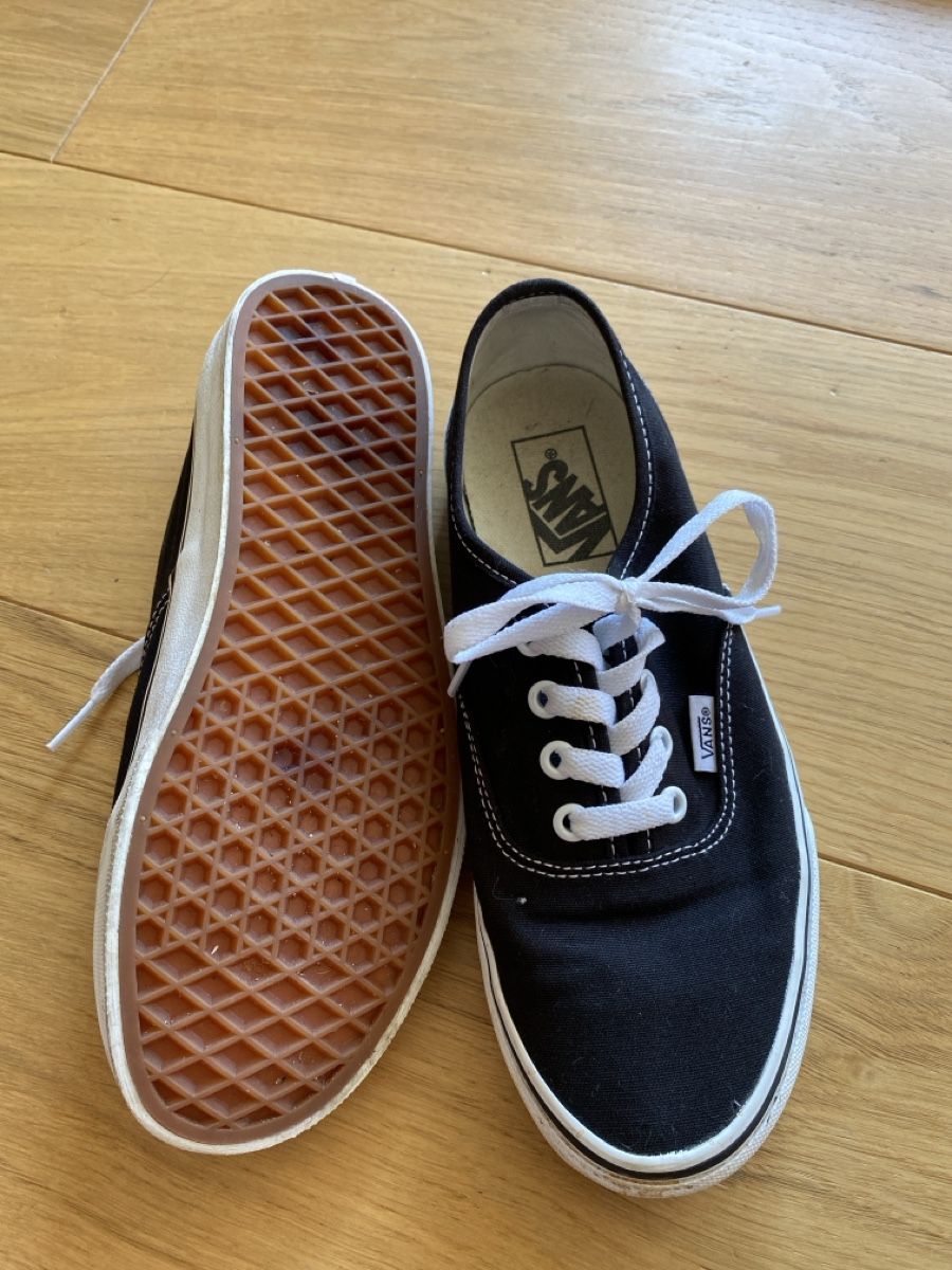 Vans Chaussures femmes: Vans Authentic schwarz – D'occasion à Schleitheim par Preja 1