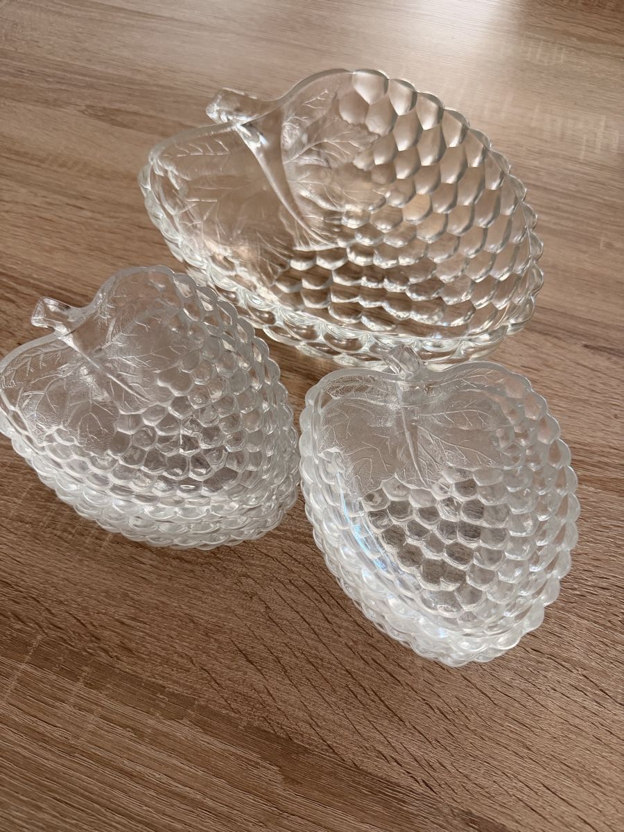 Ciotole: Dekorative Glasschalen in Traubenform, 7ner Set – Usato da Trimbach venduto da Schwaenchen