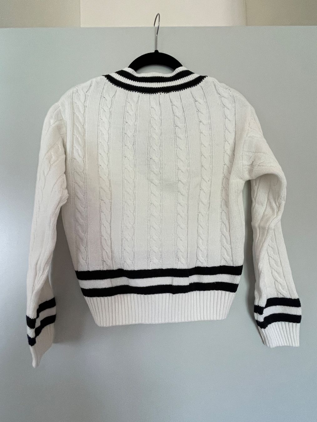 Maglioni & Felpe: Pull Subdued col V torsadé écru rayures noires taille S – Usato da Doppleschwand venduto da Retrove 1