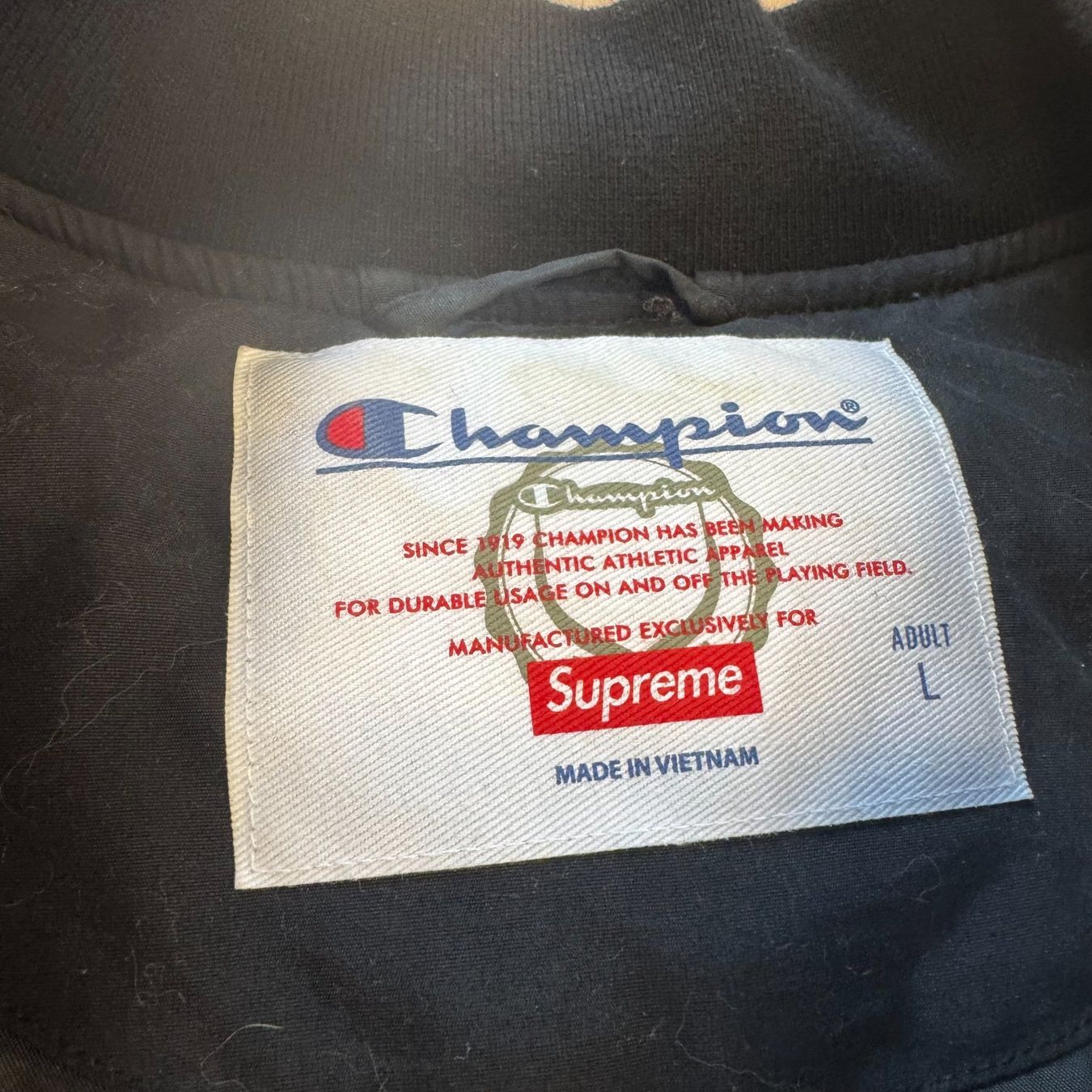 Supreme Giacche: Supreme x Champion bomber jacket Designerjacke – Usato da St. Gallen venduto da sourced_limited 4