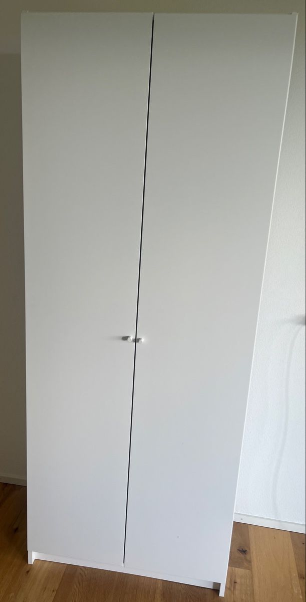 Armadi: Schrank Weiss mit Einlegeböden – Usato da Balgach venduto da Rheintal21