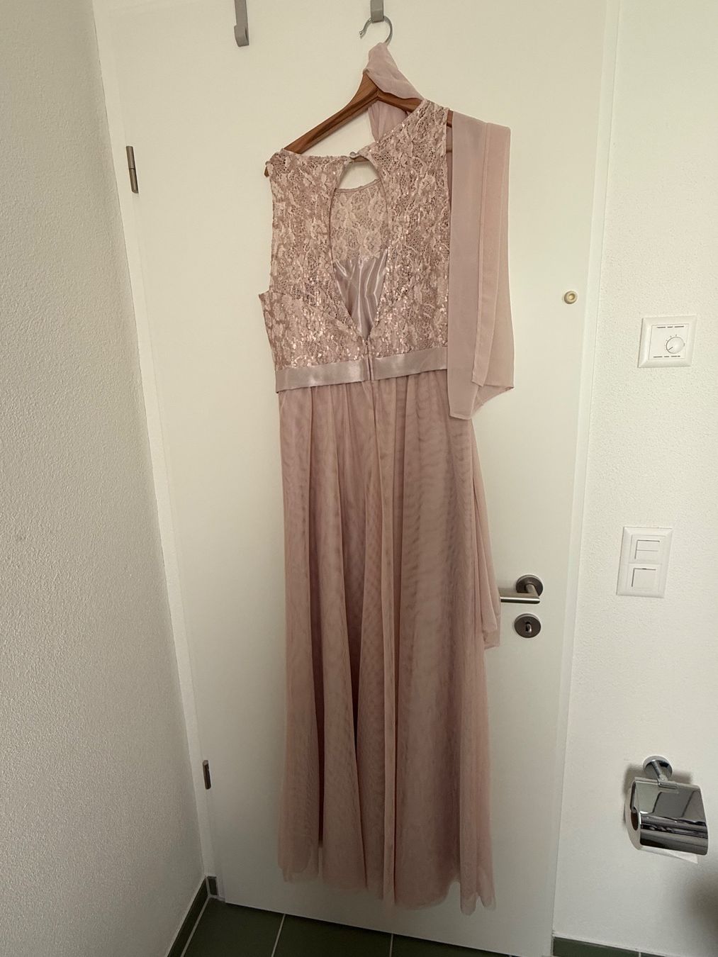Vero Moda Vestiti: Abendkleid mit Rückenausschnitt – Usato da Zürich venduto da Helene52 1