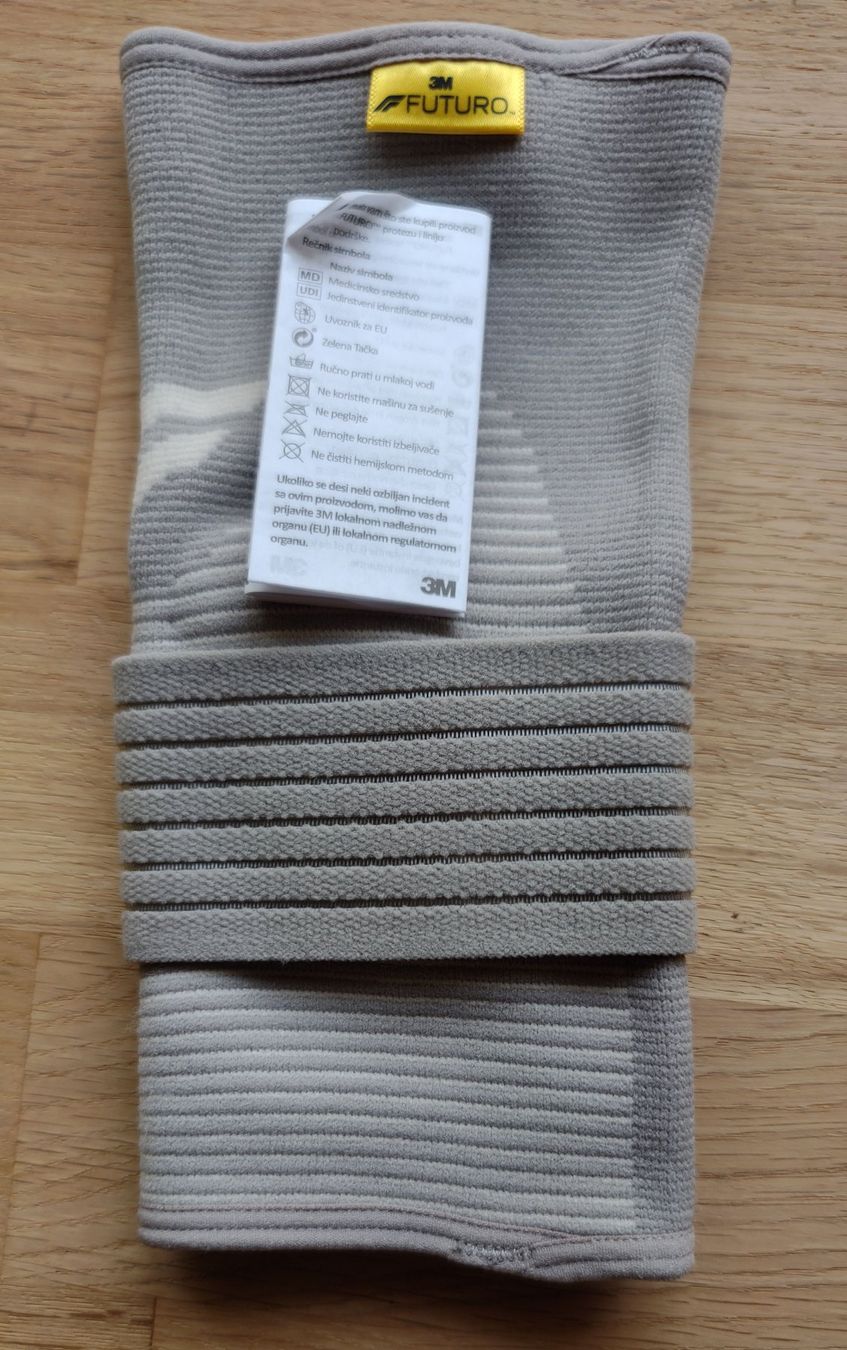 Medizinische Geräte: FUTURO Ellenbogen Bandage - neuwertig – Gebraucht aus Bassersdorf von