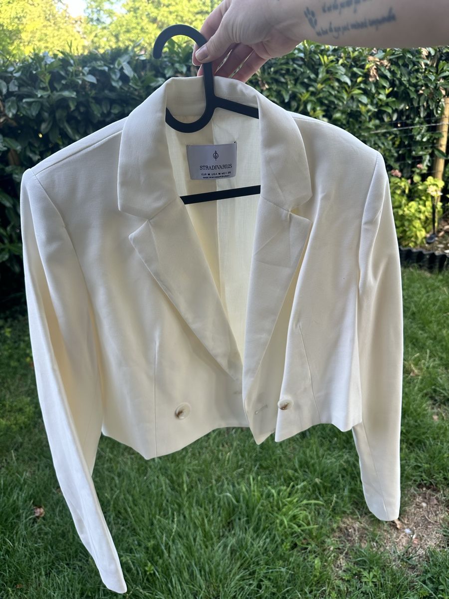 Stradivarius Giacche: Blazer court Stradivarius taille M neuf – Nuovo e nell'imballaggio originale da Plan-les-Ouates venduto da aur_z5pj 3