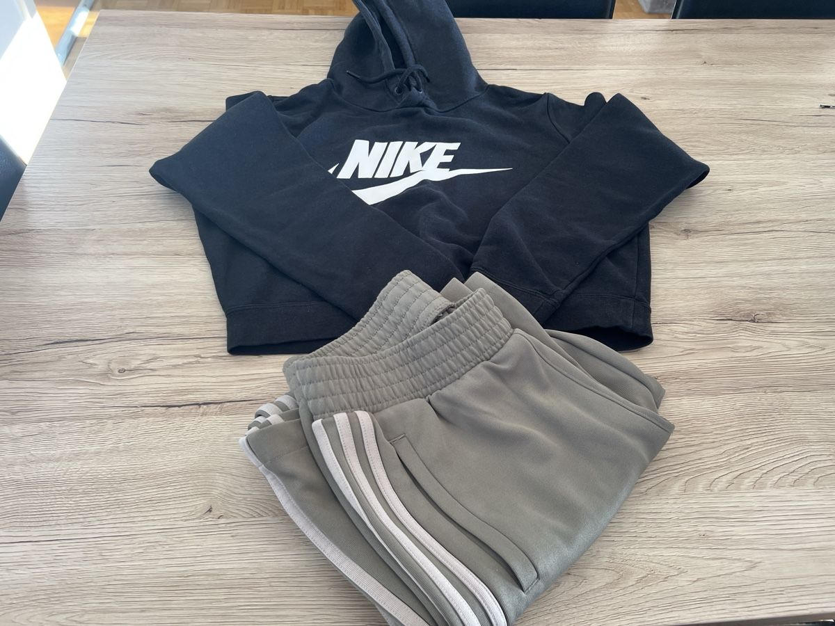 Adidas Lotti di vestiti: Lot Adidas & Nike – Usato da La Chaux-de-Fonds venduto da GabrielaKlein