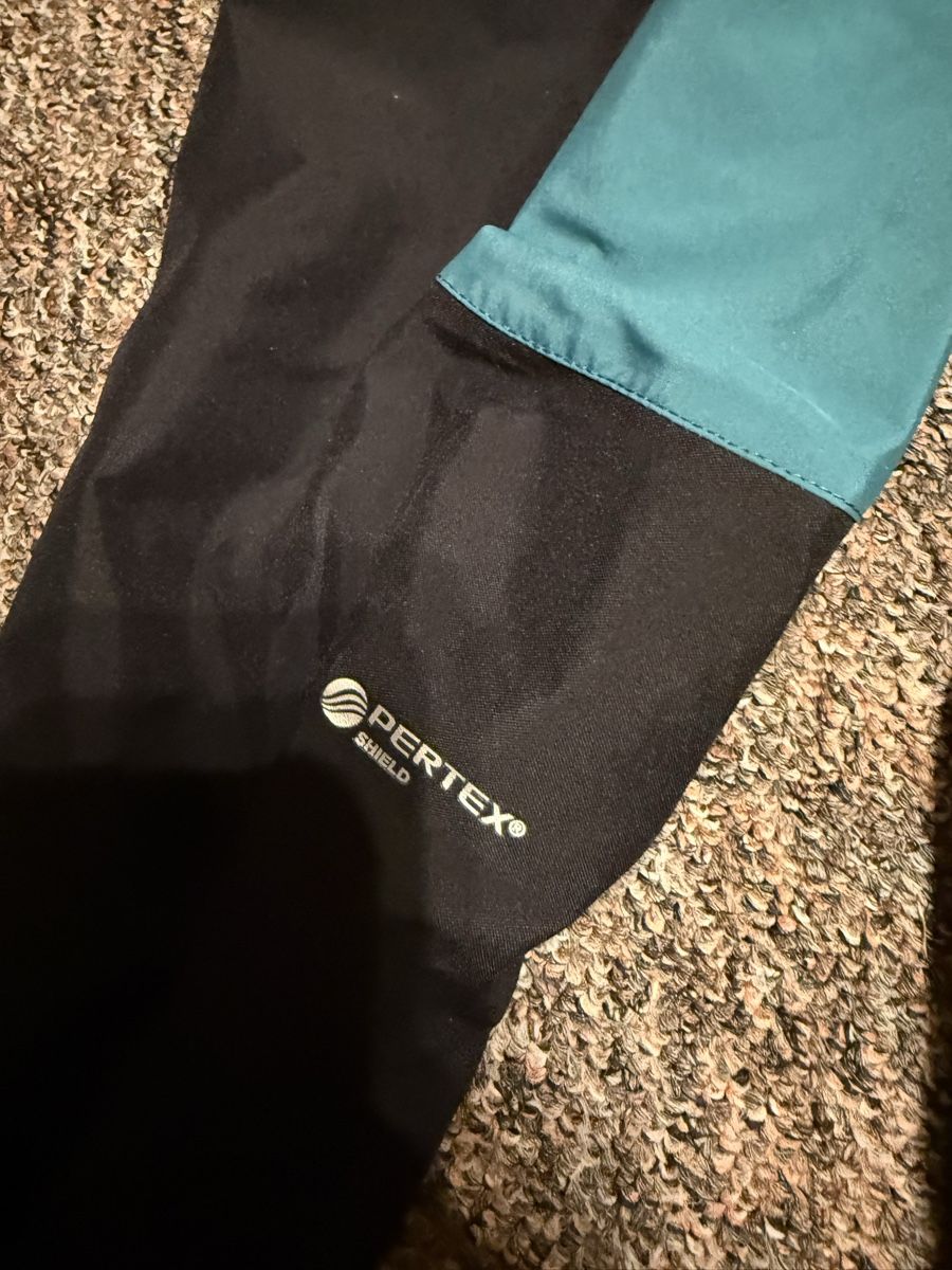 Giacche: High Point Radical Ski Jacket - Size L - Great Condition! – Nuovo (secondo la descrizione) da Grindelwald venduto da Mich.zavod 5