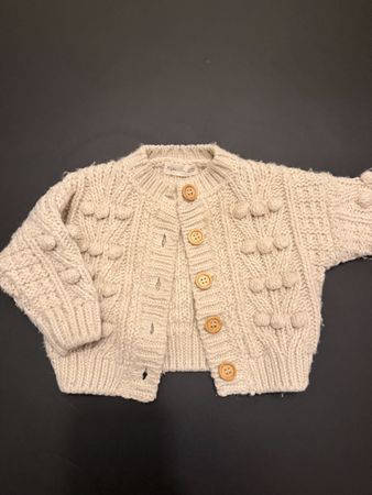 Rylee + Cru Strickjacke aus Wollmix in Creme mit Zopfmuster