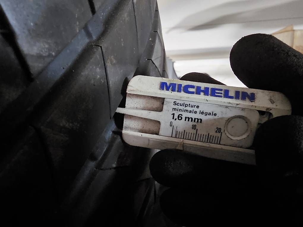 Altro in Scrittura & Disegno: 2 Pneumatici 255 45 18 103 H Bridgestone – Usato da Mezzovico venduto da Eurocarsa