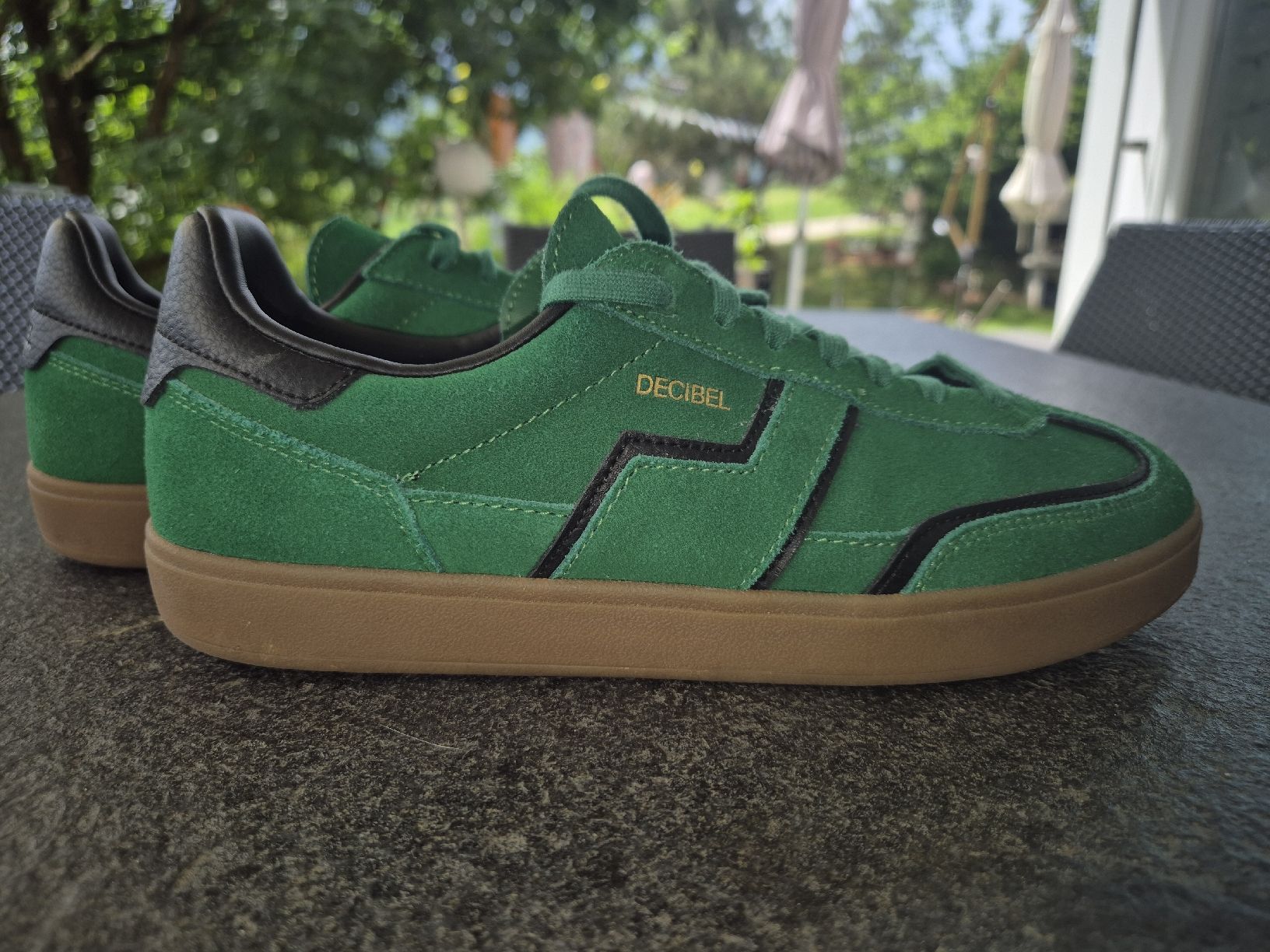 Scarpe da uomo: DECIBEL Sneaker neuwertig Gr 42 – Nuovo (secondo la descrizione) da Hauenstein venduto da Zacherl 1