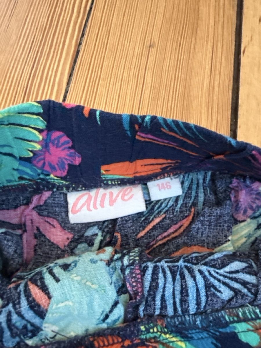 Kleiderpakete & -sets: Lockeres Sommeroutfit Mädchen 146 – Gebraucht aus Solothurn von var002 1