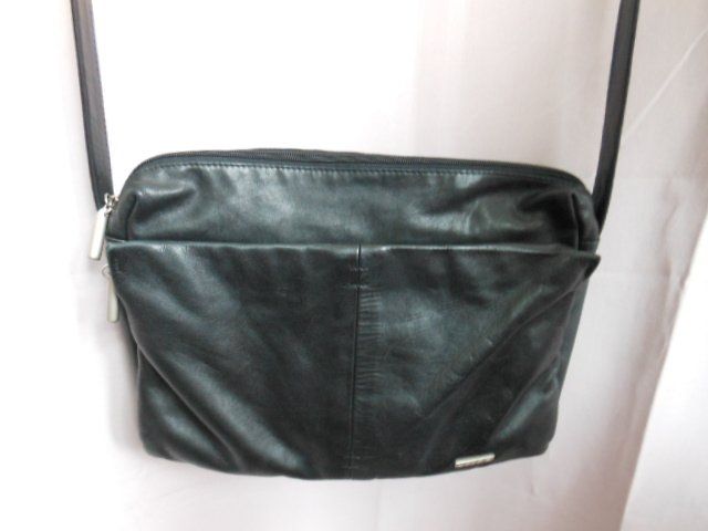 Borse da donna: LOOP'S Tasche weiches Leder schwarz rotes Futter – Usato da Basel venduto da FRAU.ZAUBER.MOND 5