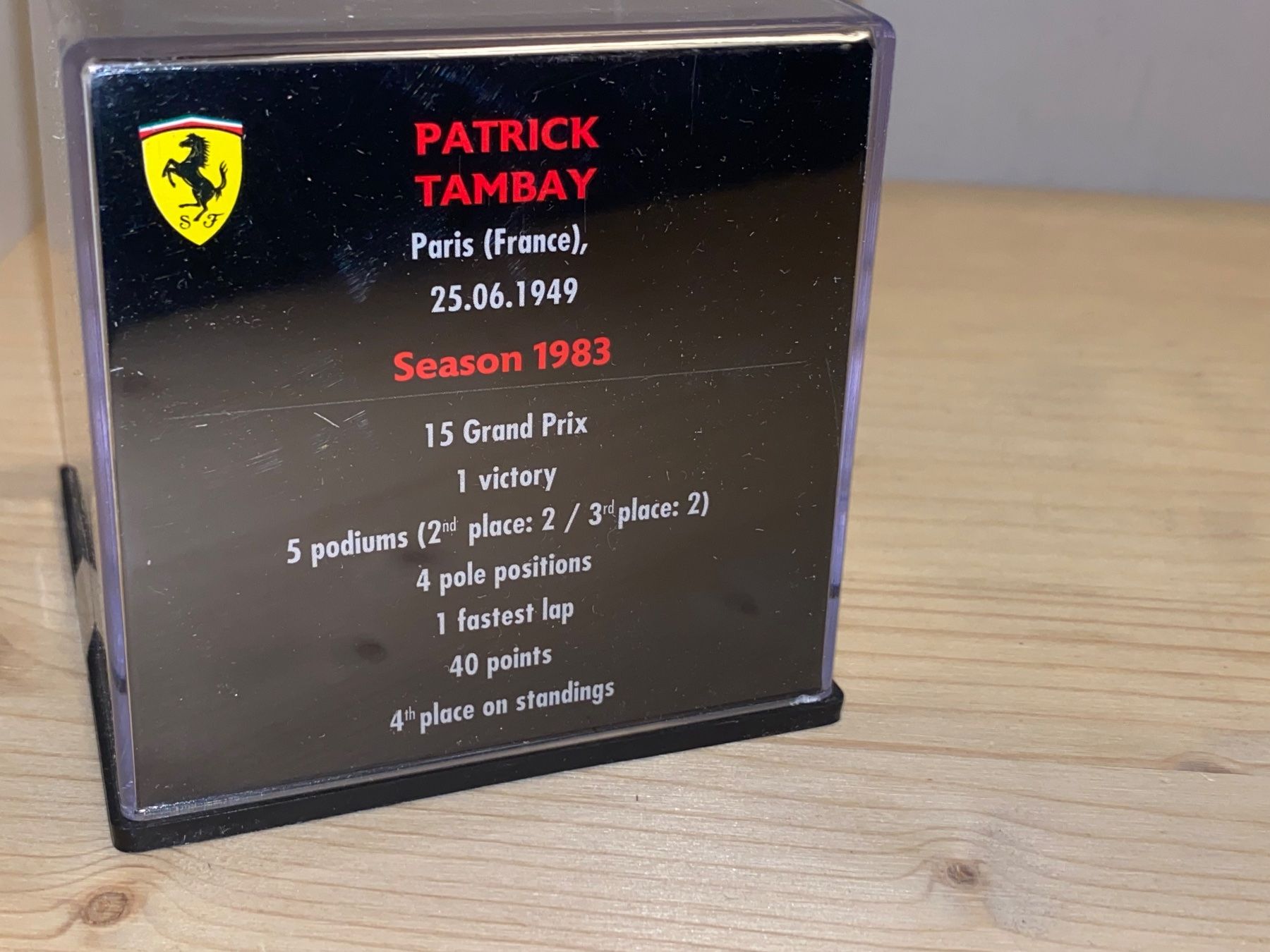 Ferrari Modellini d'auto: Ferrari Helm 1/5 Patrick Tambay 1983 – Nuovo (secondo la descrizione) da Wohlen AG venduto da PrivatSammlung 4