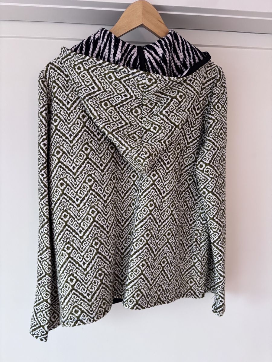 Giacche: Reversible hooded jacket, geometric pattern, size S/M – Usato da Zürich venduto da Grothschild 2