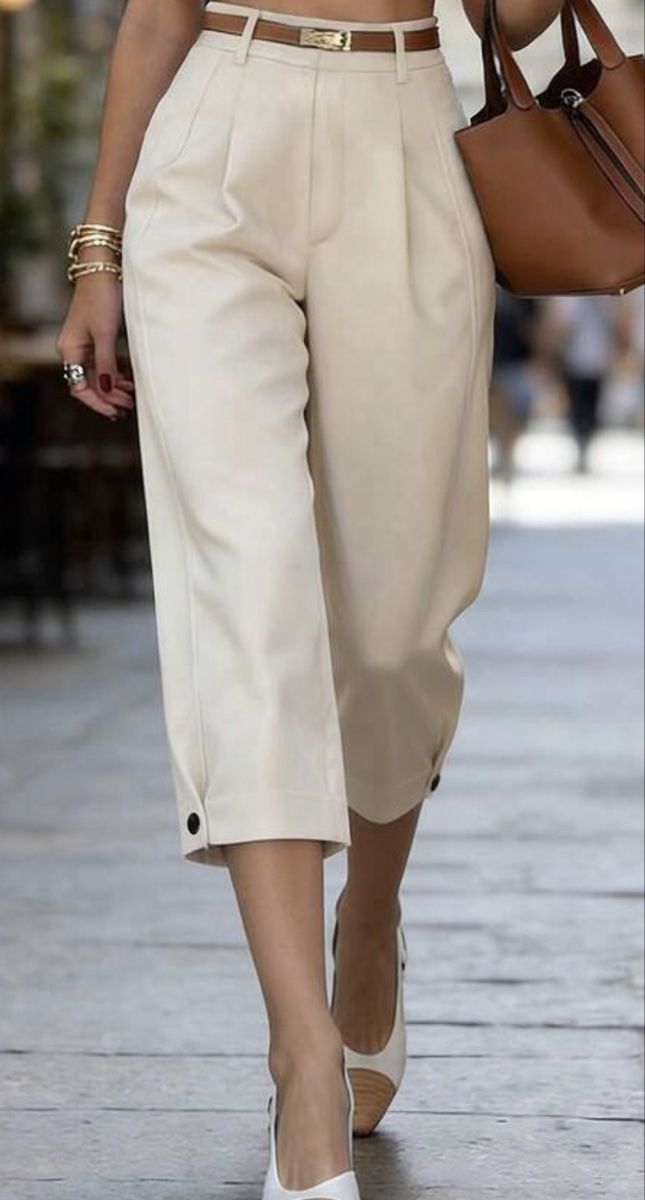 Pantaloni: Capri Hose (ohne Gürtel oder Accesoires) – Nuovo (secondo la descrizione) da Schlieren venduto da Schnaepliparadies