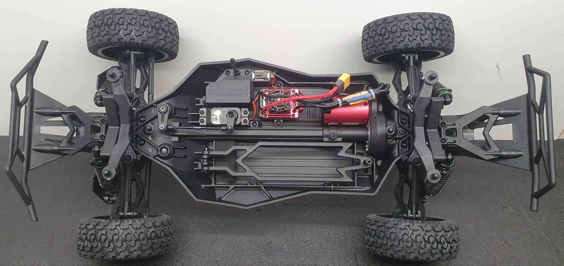Modellismo RC: Vaterra 1/10 Ford Raptor Pre Runner 4WD – Nuovo (secondo la descrizione) da Aesch BL venduto da SPORT-RC-Model2020 4