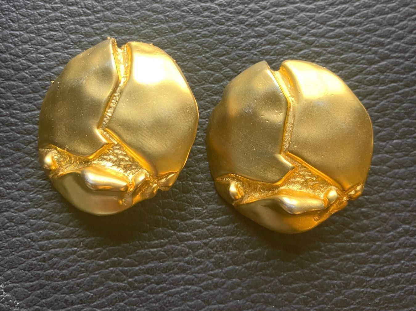 Orecchini pendenti & Orecchini a lobo: Boucles d'oreilles Clips vintage dorées 3,3cm – Usato da Peseux venduto da CharmeCommerce 5