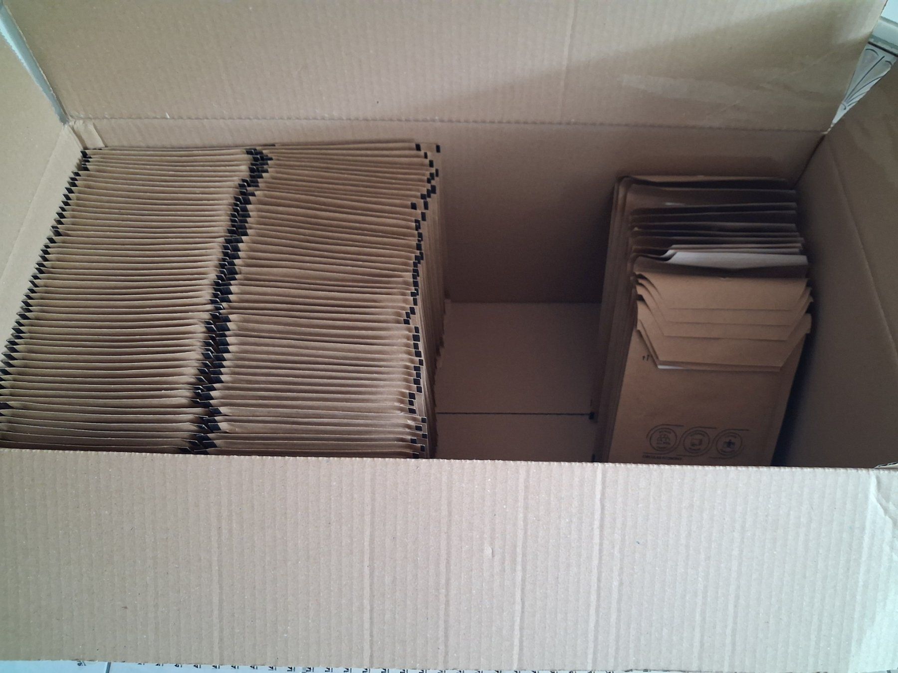 Enveloppes & pochettes d'envoi: Luftpolster- Versandtaschen – Neuf avec emballage d'origine à Brunegg par Panda067 1