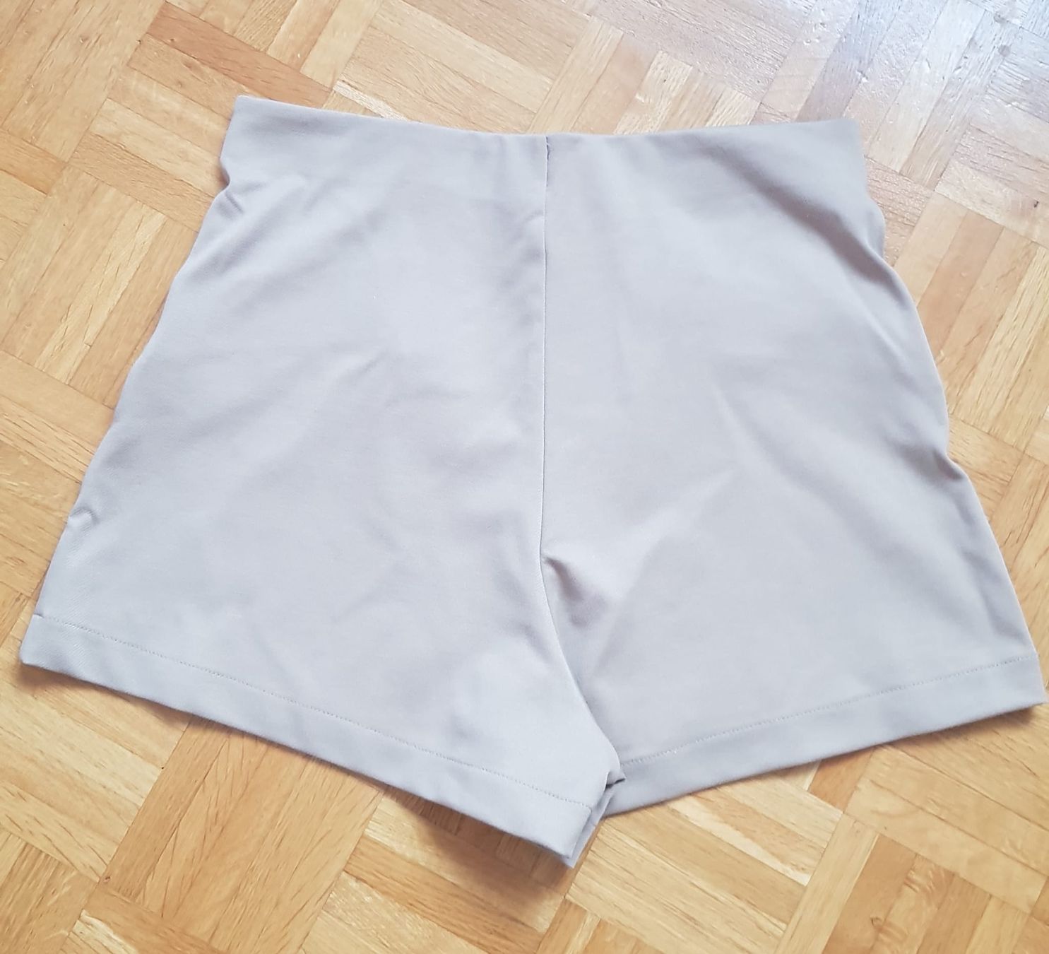 Hosen: Short H&M taille M beige – Neu (gemäss Beschreibung) aus Versoix von aline_b 1