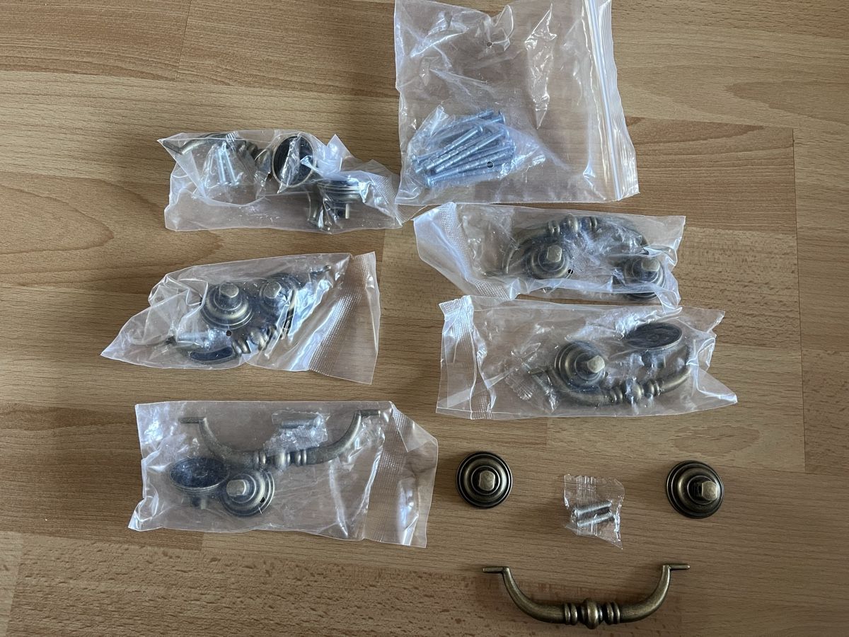 Eisenwaren: 6x Möbelgriff, Hängegriff, VintageLook – Gebraucht aus Röschenz von Annakournikova 2