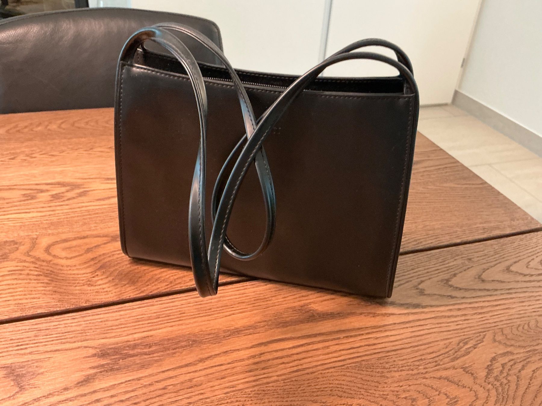 Borse da donna: Elegante, zeitlose Handtasche, schwarz, ... – Usato da Würenlos venduto da sweety5436