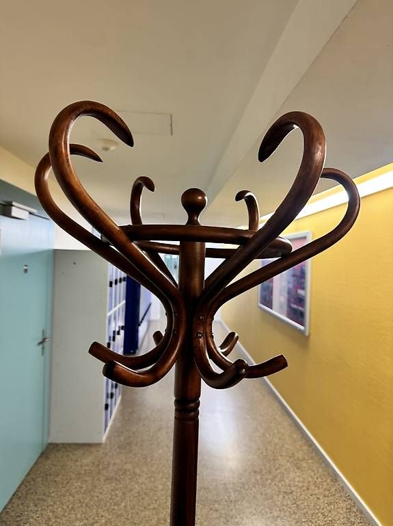 Garderobe: Garderobe – Gebraucht aus Basel von dyl_mz2m 1