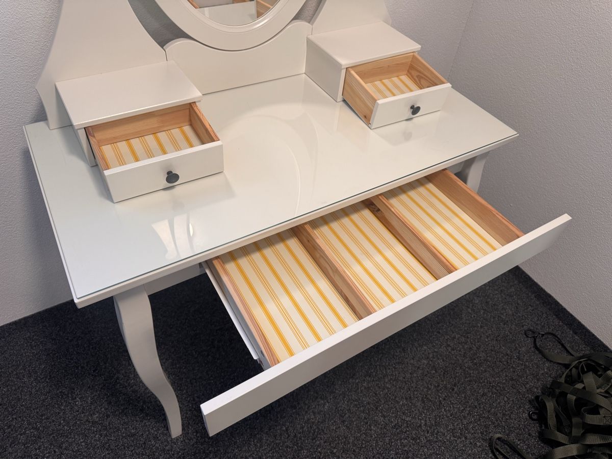 Ikea Coiffeuses: Ikea Hemnes Schminktisch – D'occasion à Niederwil AG par Fablexa 3